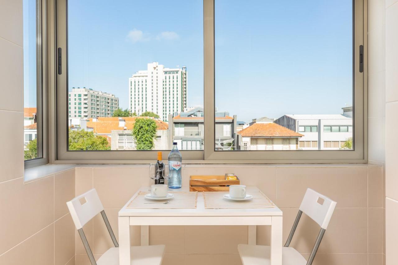 Ferienwohnung Sunny Loft In Downtown Porto With Private Parking Exterior foto